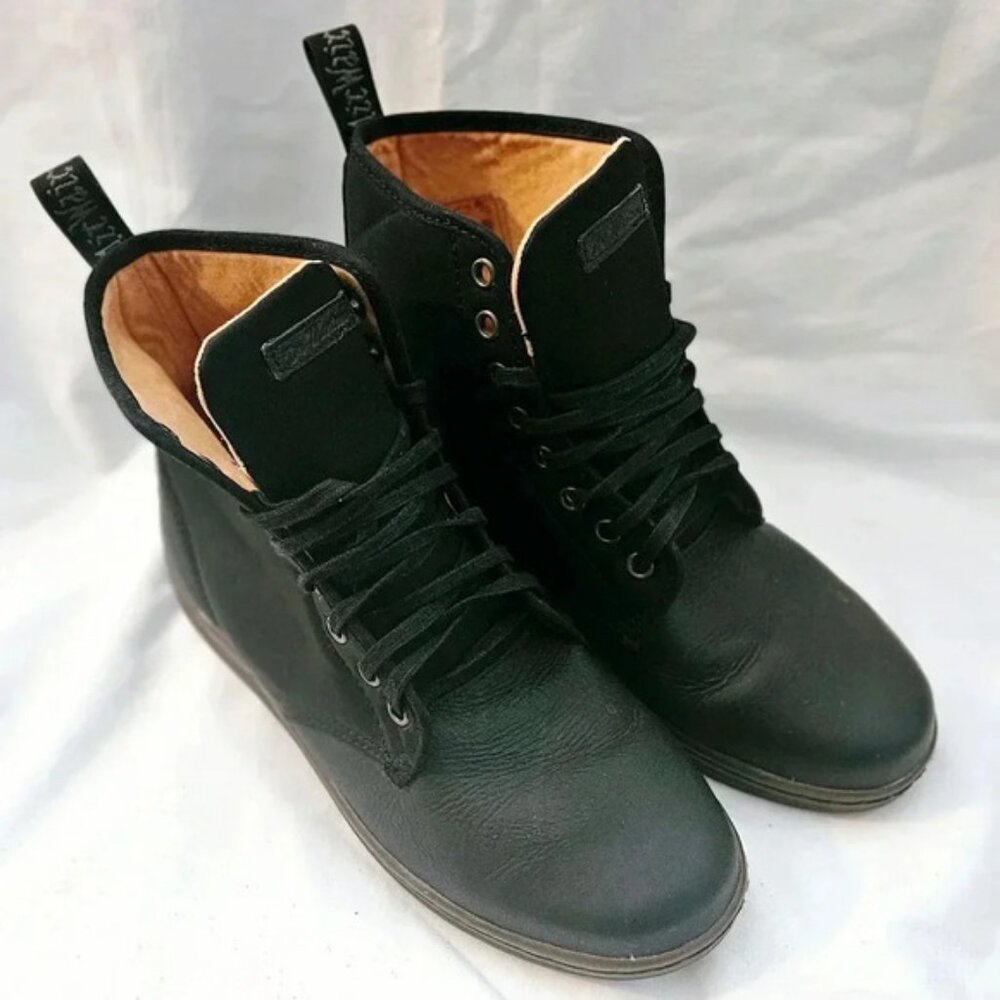 Dr Martens Brooks Laceup combat boots Black Sz 8 WUS 9  M